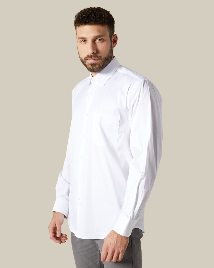 chemise à poche coupe classique