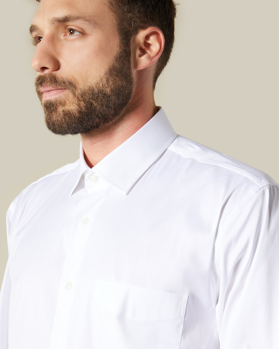 chemise à poche coupe classique