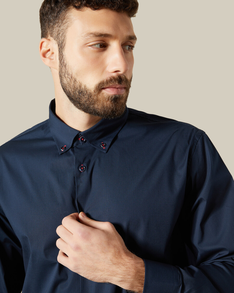 chemise à détails de fil contrastant