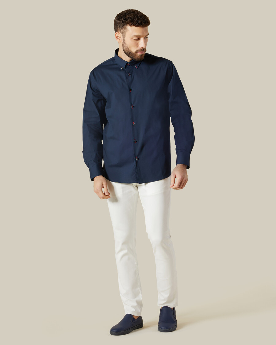 chemise à détails de fil contrastant