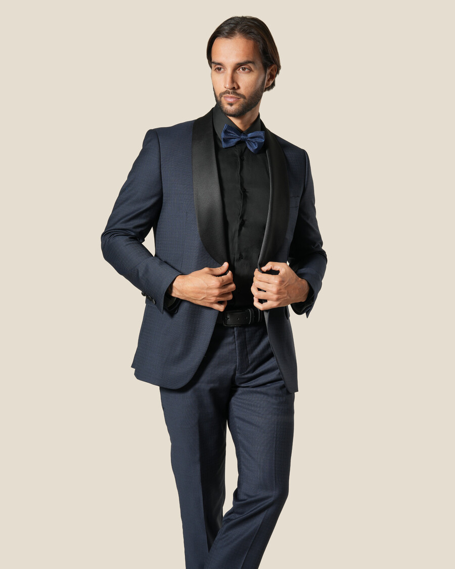 costume à simple boutonnage