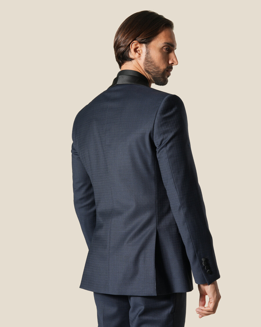 costume à simple boutonnage