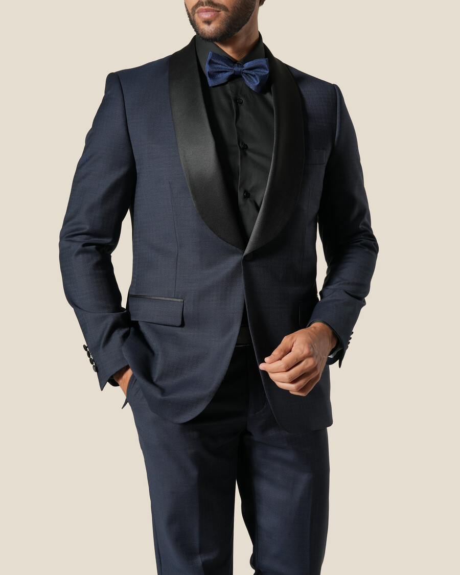 costume à simple boutonnage
