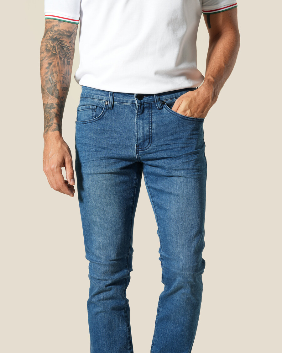 jeans slim en denim