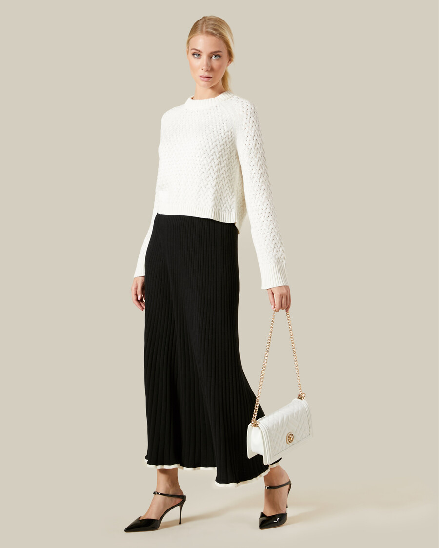 pull court en maille