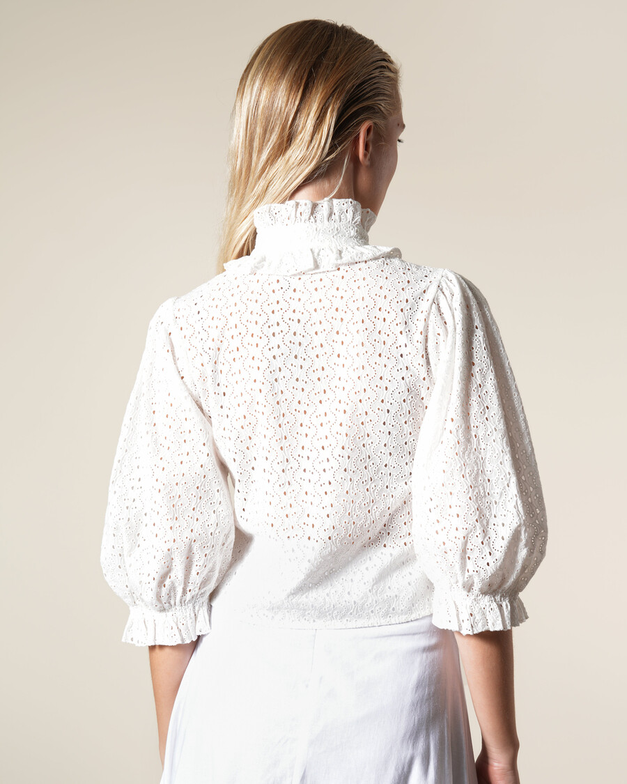 chemise victorienne en broderie anglaise