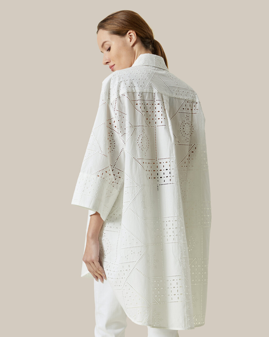 chemise oversize en broderie anglaise