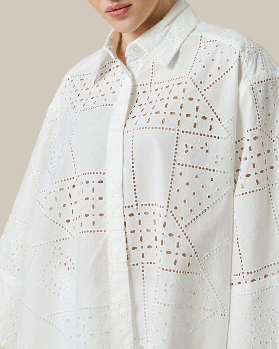 chemise oversize en broderie anglaise
