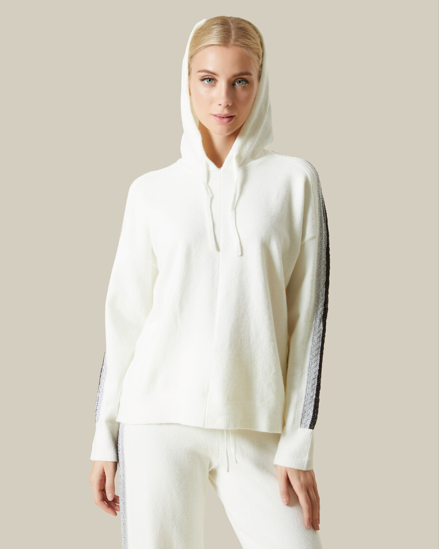 ensemble de survêtement en maille métallisée et à lacets