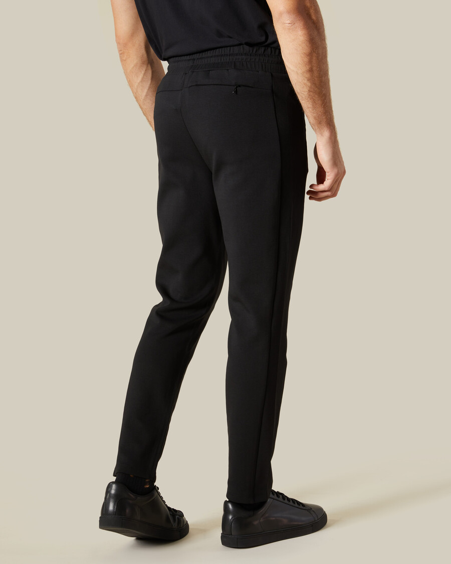 pantalon de survêtement avec empiècements en caoutchouc sur la poitrine