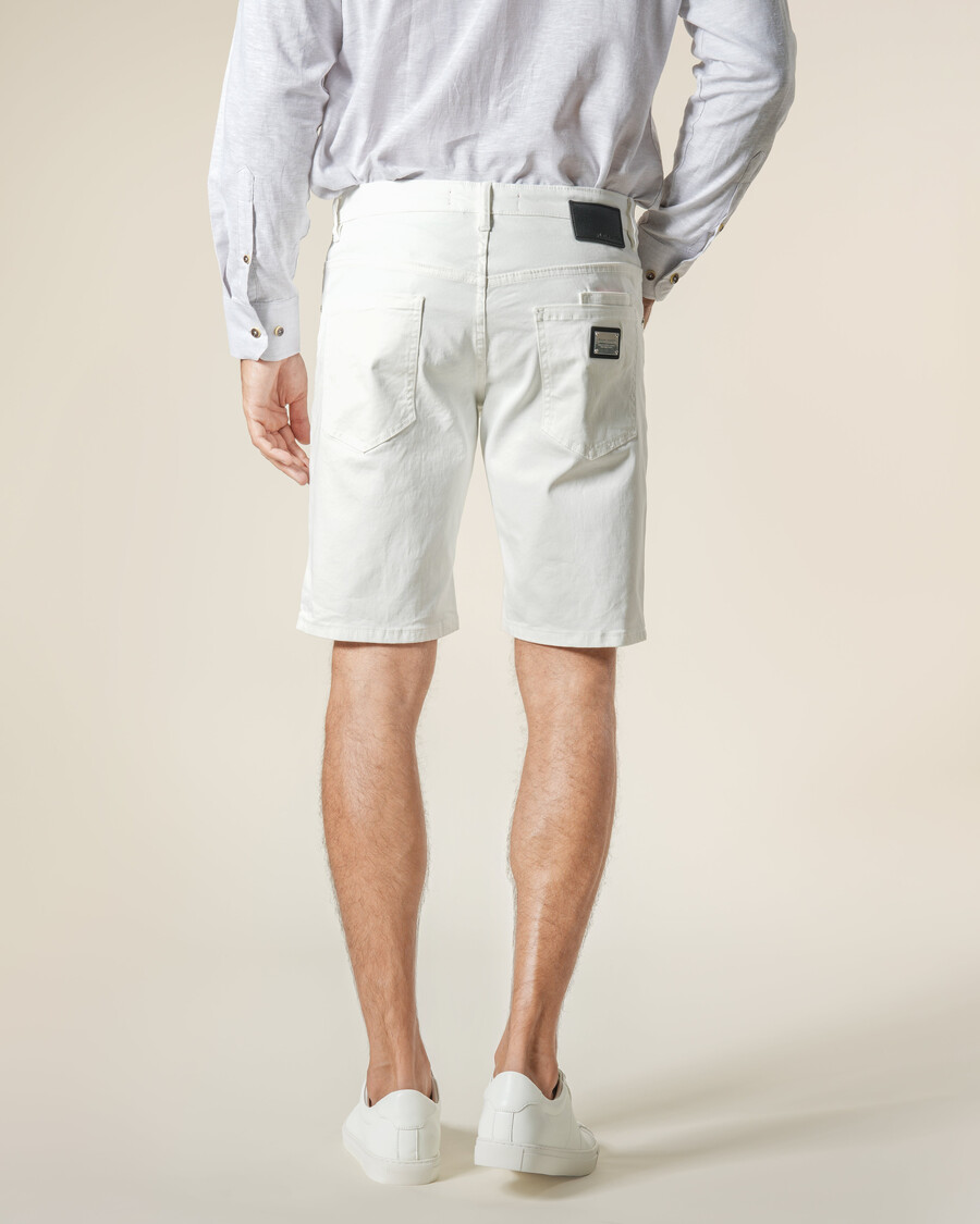 bermuda en jean à empiècements métalliques
