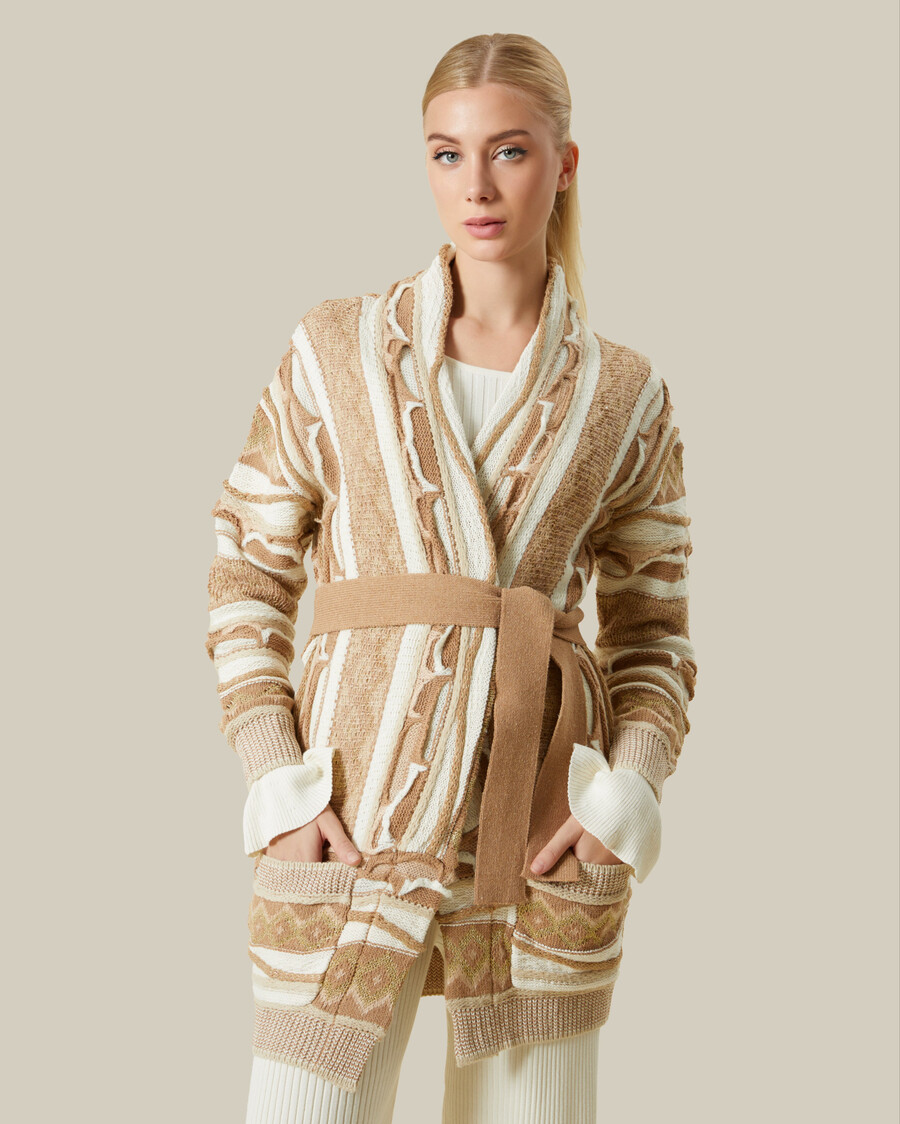 gilet à motifs et accents métalliques