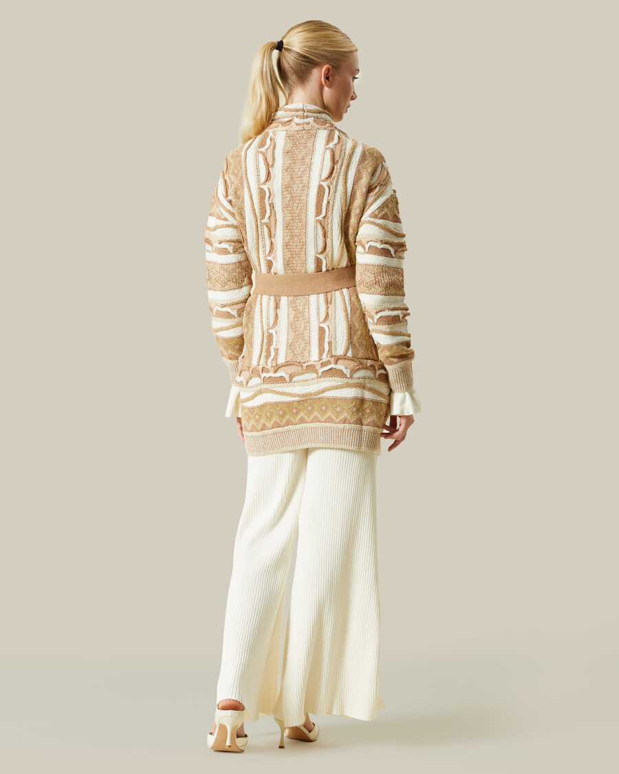 gilet à motifs et accents métalliques