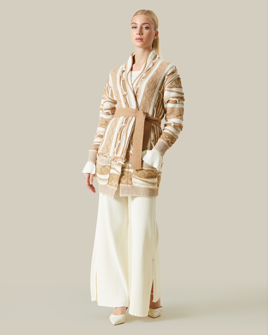gilet à motifs et accents métalliques