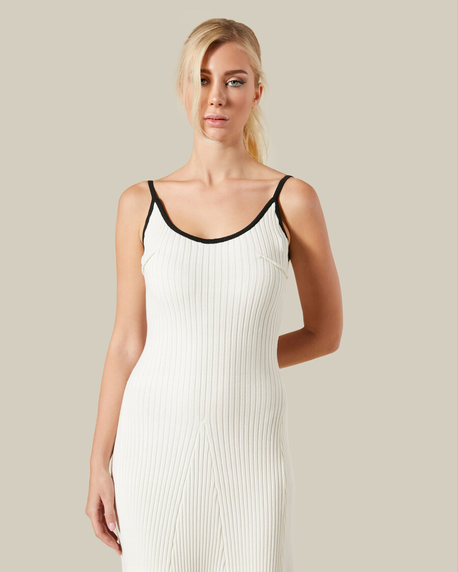 robe tricotée à bordures contrastées