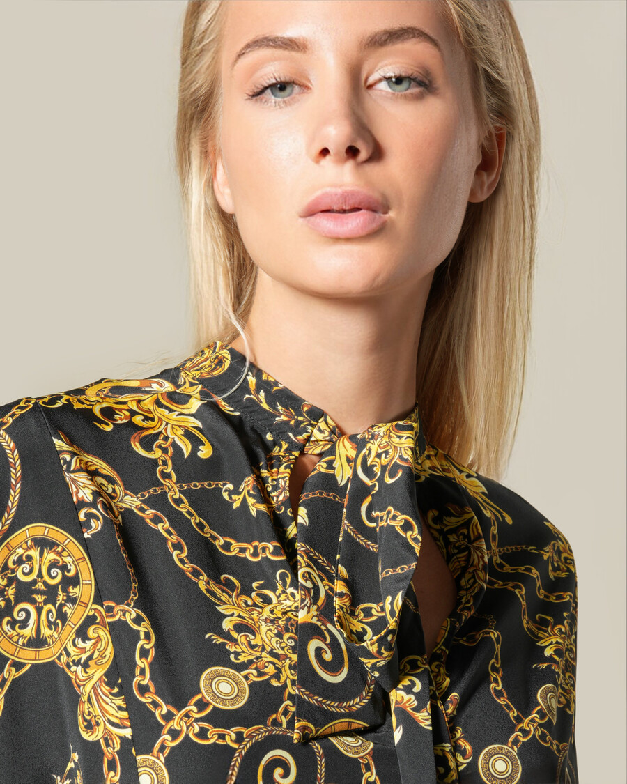 robe baroque à chaîne et panneaux plissés