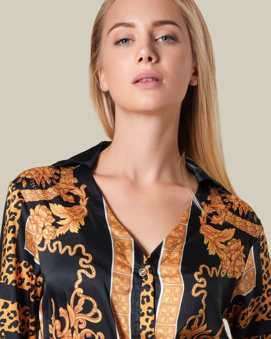 robe courte imprimée léopard baroque