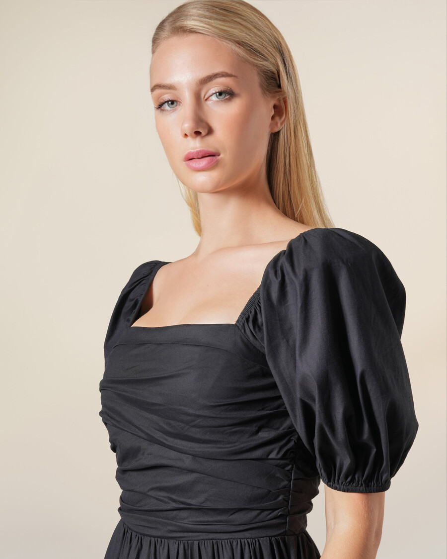robe midi froncée à manches bouffantes