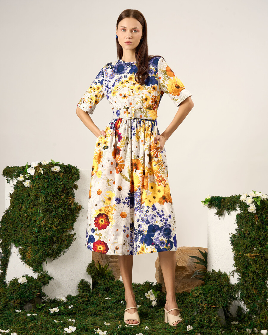 robe midi ceinturée à imprimé floral lumineux